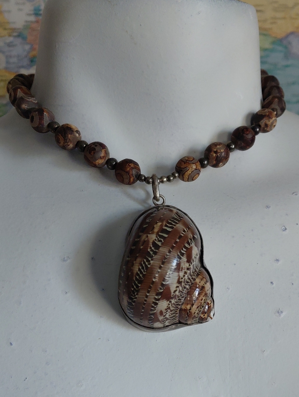 Brown Shell Pendant Beaded Choker Necklace - Women Jewelry